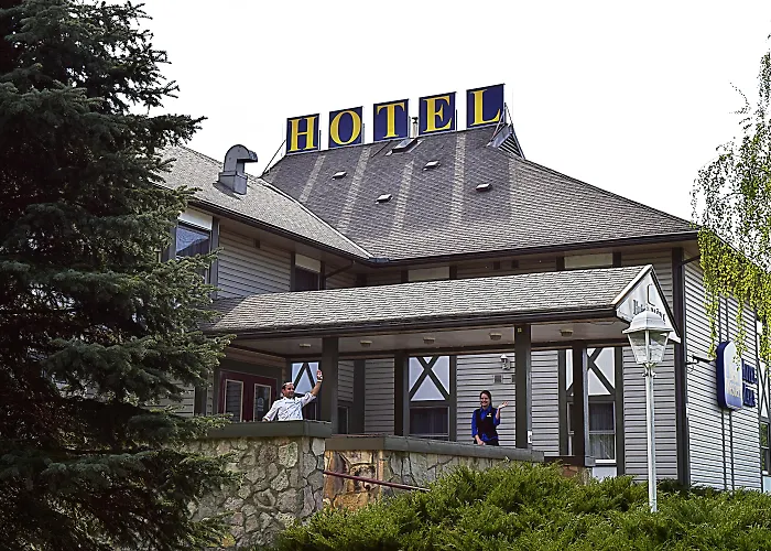 Airport Hotel Mara